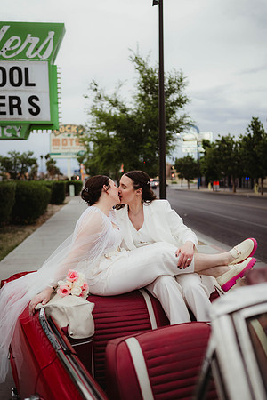Las Vegas Elopement Versus Micro-Wedding Las Vegas Wedding and E