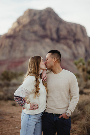 Red Rock Canyon Las Vegas Desert Engagement Portraits Las Vegas