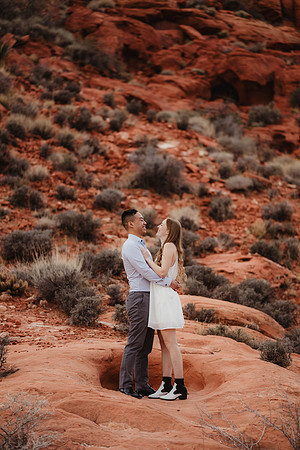 Red Rock Canyon Las Vegas Desert Engagement Portraits Las Vegas