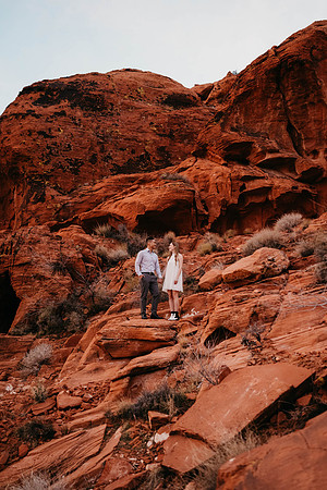 Red Rock Canyon Las Vegas Desert Engagement Portraits Las Vegas